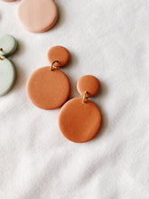 Load image into Gallery viewer, Shelby | Classic Spring