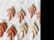 Load image into Gallery viewer, Dahlia | Classic Spring