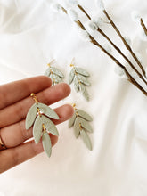 Load image into Gallery viewer, Dahlia | Classic Spring