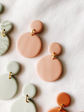 Load image into Gallery viewer, Shelby | Classic Spring