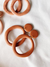 Load image into Gallery viewer, Ivy | Classic Spring