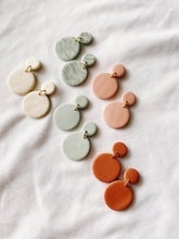 Load image into Gallery viewer, Shelby | Classic Spring