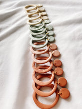 Load image into Gallery viewer, Ivy | Classic Spring