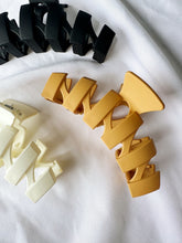 Load image into Gallery viewer, Zig Zag Claw | Hair Claw