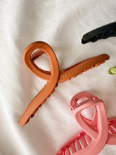 Load image into Gallery viewer, Bri Claw Clip