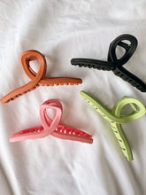 Load image into Gallery viewer, Bri Claw Clip