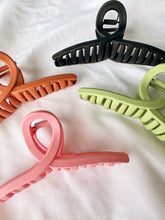 Load image into Gallery viewer, Bri Claw Clip