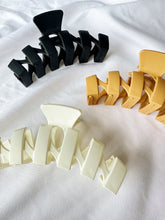 Load image into Gallery viewer, Zig Zag Claw | Hair Claw