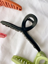 Load image into Gallery viewer, Bri Claw Clip