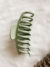 Load image into Gallery viewer, Julia Hair Claw