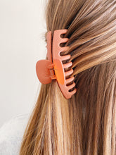 Load image into Gallery viewer, Julia Hair Claw