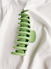 Load image into Gallery viewer, Julia Hair Claw