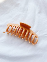 Load image into Gallery viewer, Julia Hair Claw