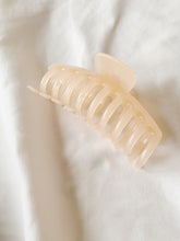 Load image into Gallery viewer, Julia Hair Claw
