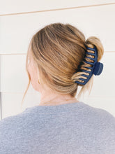 Load image into Gallery viewer, Julia Hair Claw