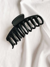 Load image into Gallery viewer, Julia Hair Claw
