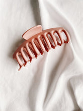 Load image into Gallery viewer, Julia Hair Claw