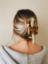 Load image into Gallery viewer, Avery Hair Claw | Jaw Clip