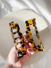 Load image into Gallery viewer, Avery Hair Claw | Jaw Clip