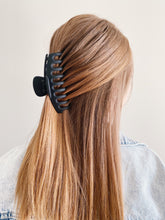 Load image into Gallery viewer, Julia Hair Claw