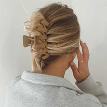 Load image into Gallery viewer, Zig Zag Claw | Hair Claw