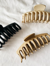 Load image into Gallery viewer, Julia Hair Claw