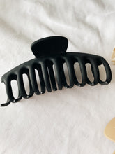 Load image into Gallery viewer, Julia Hair Claw
