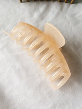 Load image into Gallery viewer, Julia Hair Claw